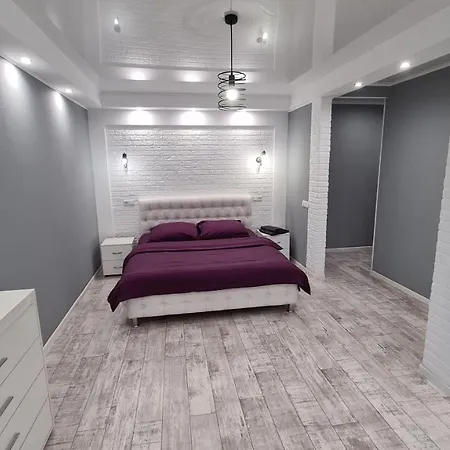 Аpartaments On Metalurhiv 34 Apartment Kryvyi Rih Exterior photo