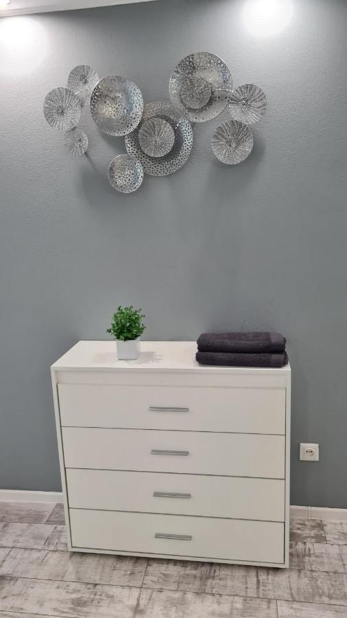 аpartaments On Metalurhiv 34 Apartment *