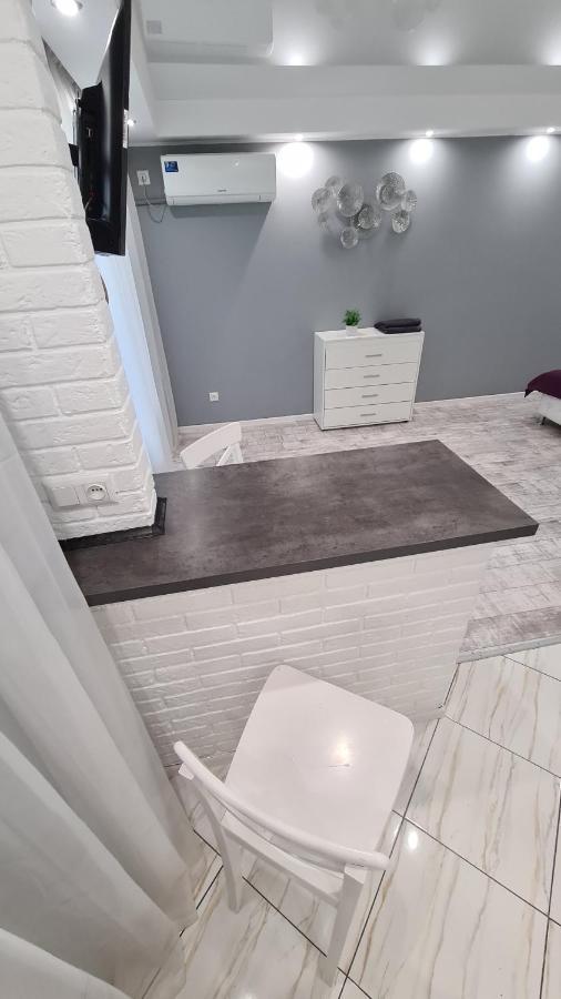 Apartment аpartaments On Metalurhiv 34