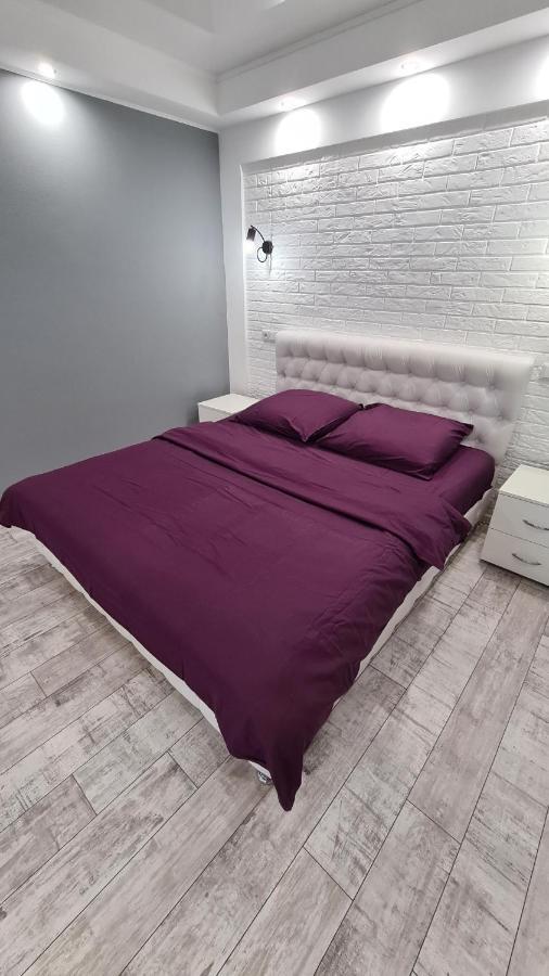 аpartaments On Metalurhiv 34 Apartment *