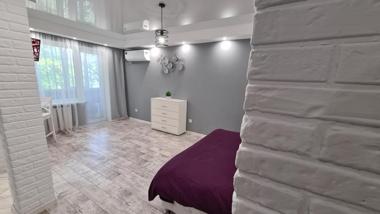аpartaments On Metalurhiv 34 Apartment *
